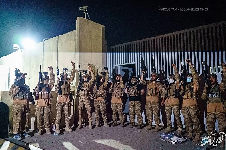 سجد شکر طالبان با لباس آمریکایی در بدرقه آمریکایی!